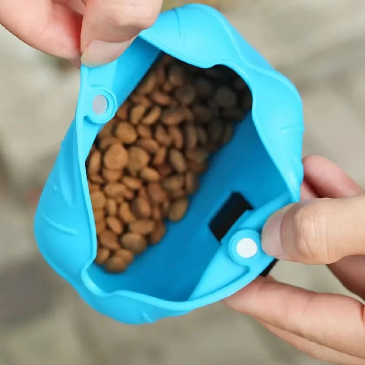 Food Grade Silicone Portable Dog Training Bag with Treat Bag and Food Dispenser 1005010267484814