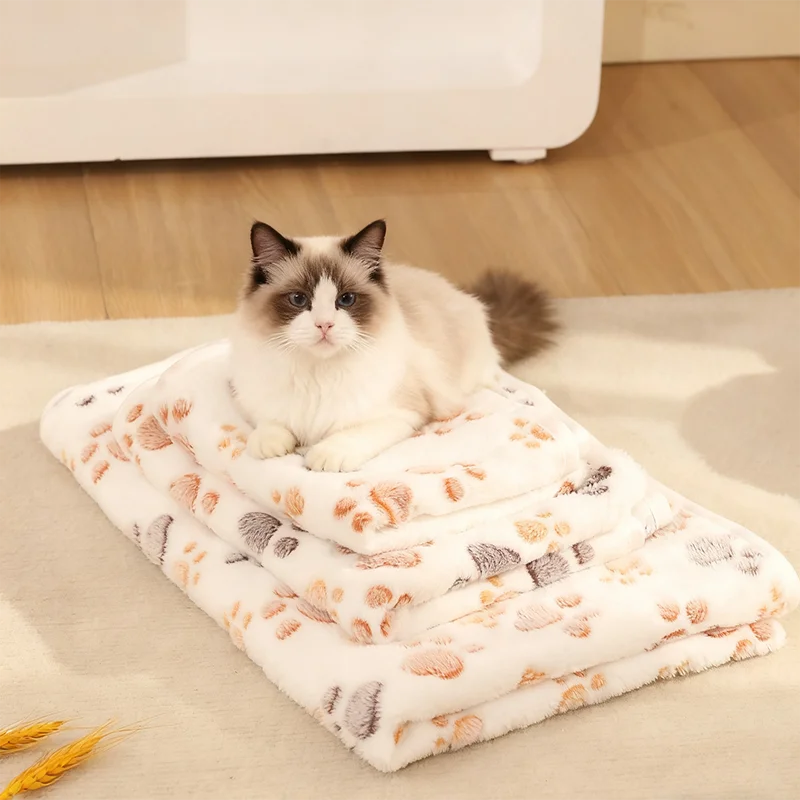 Winter High Quality Soft Fluffy Blanket Cute Dog Cat Paw Print Coral Fleece Blankets Pet Mat Warm 1005010484757519
