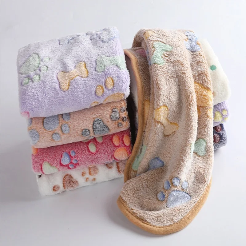 Soft Pet Puppy Blanket High Quality Flannel Dog Sleeping Blanket Paw Print Pattern Cartoon Pet Warm 1005010505473663